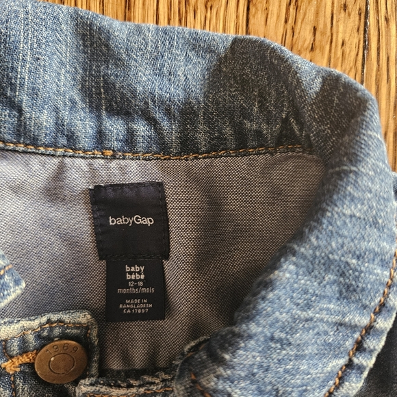 Baby Gap jean jacket - Picture 2 of 3
